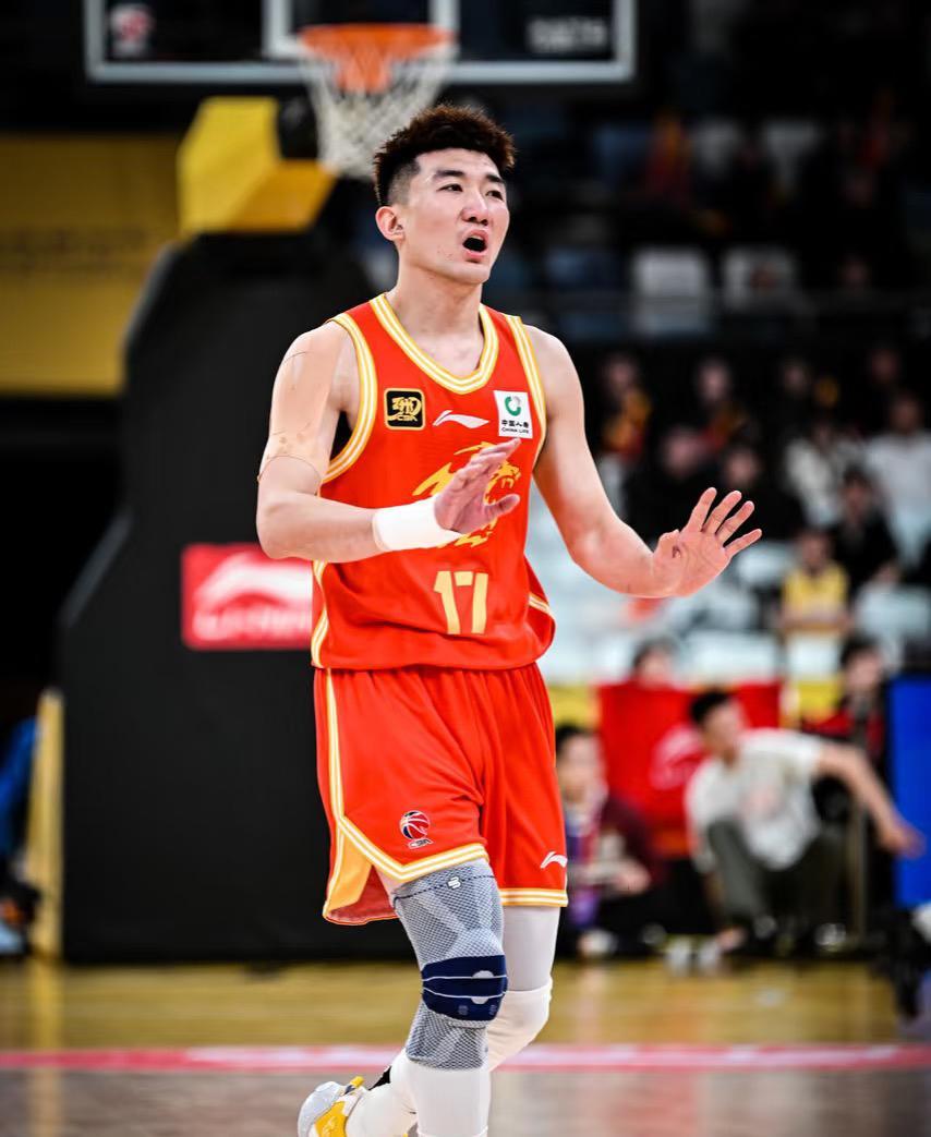 欧宝网页版 -关于广厦男篮训练开放日；冲刺阶段门线救险引欢呼；意甲在即；阵容厚度经受考验的信息